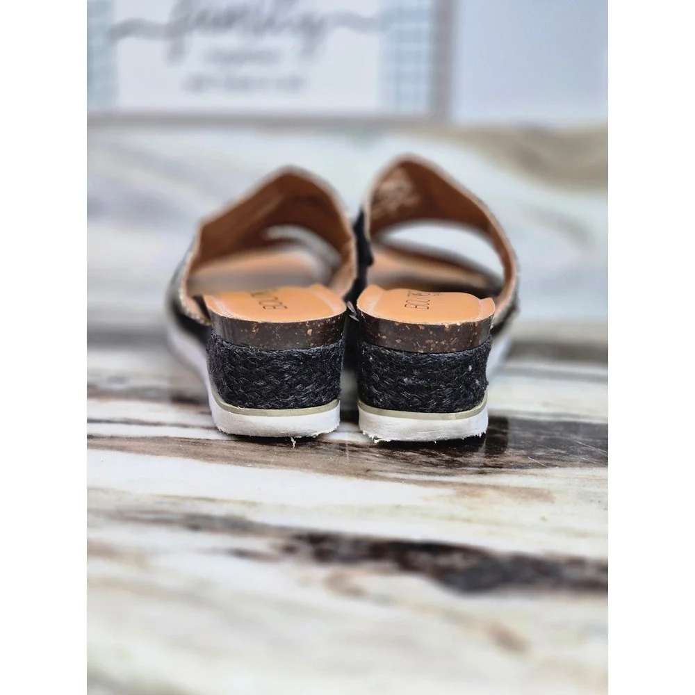 Boutique by Corkys Believe Wedge Sandals Metallic Snakeskin Black Gold Womens 6
